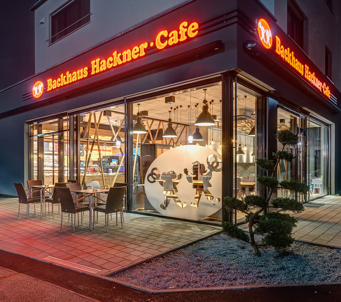 Filiale bei Nacht